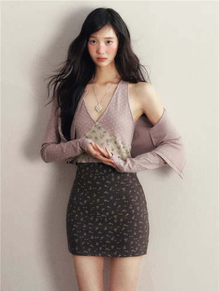 1P STUDIO 浅紫色碎花短款针织开衫+撞色碎花V领连衣裙两件套装女