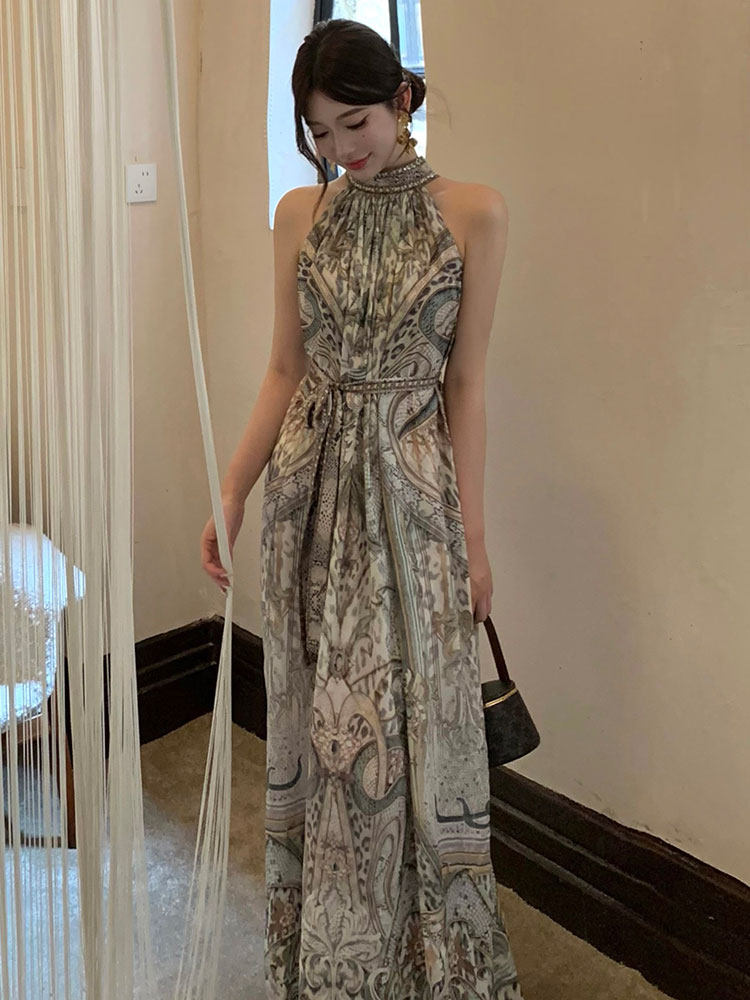 【现货】夏季新款整身定位裁片气质印花烫钻挂脖/吊带款长裙女