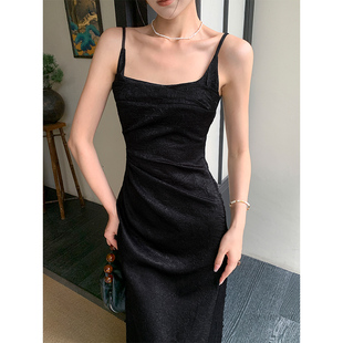 JWUNIQUE酒窝黑色无袖吊带连衣裙女夏季2026新款修身显瘦长款裙子
