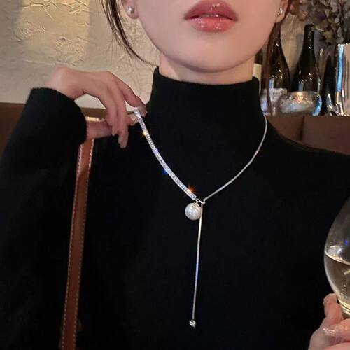 Y2K Long Snake Bonetassel Shiny Chain Necklace for Women Sim