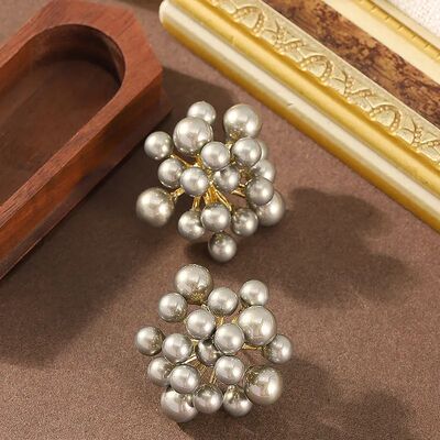 French lierary and arisic elegance and cold wind pearl sud e