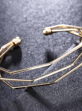 2022 NEW Gold Metal Alloy Arrow Link Chain Twist Bangle New