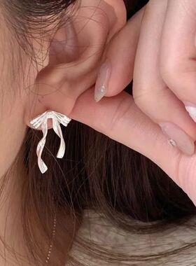 2024 Korean Silver Color Bow Tie Ribbon Sud Earrings For Wom