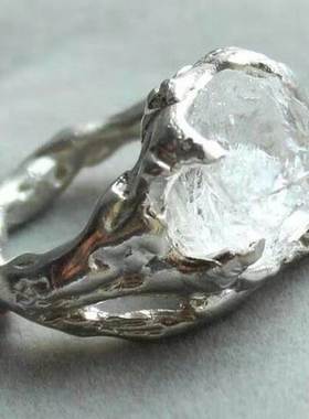 Fashion Ladies Irregular White Crystal Charm Ring Temperamen