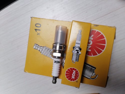 ef14000E火花塞进口NGK火咀