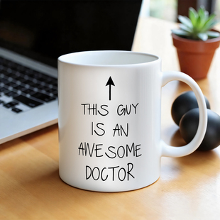 Doctor这是一个很棒 This Awesome 医生马克杯医生杯子礼 Guy