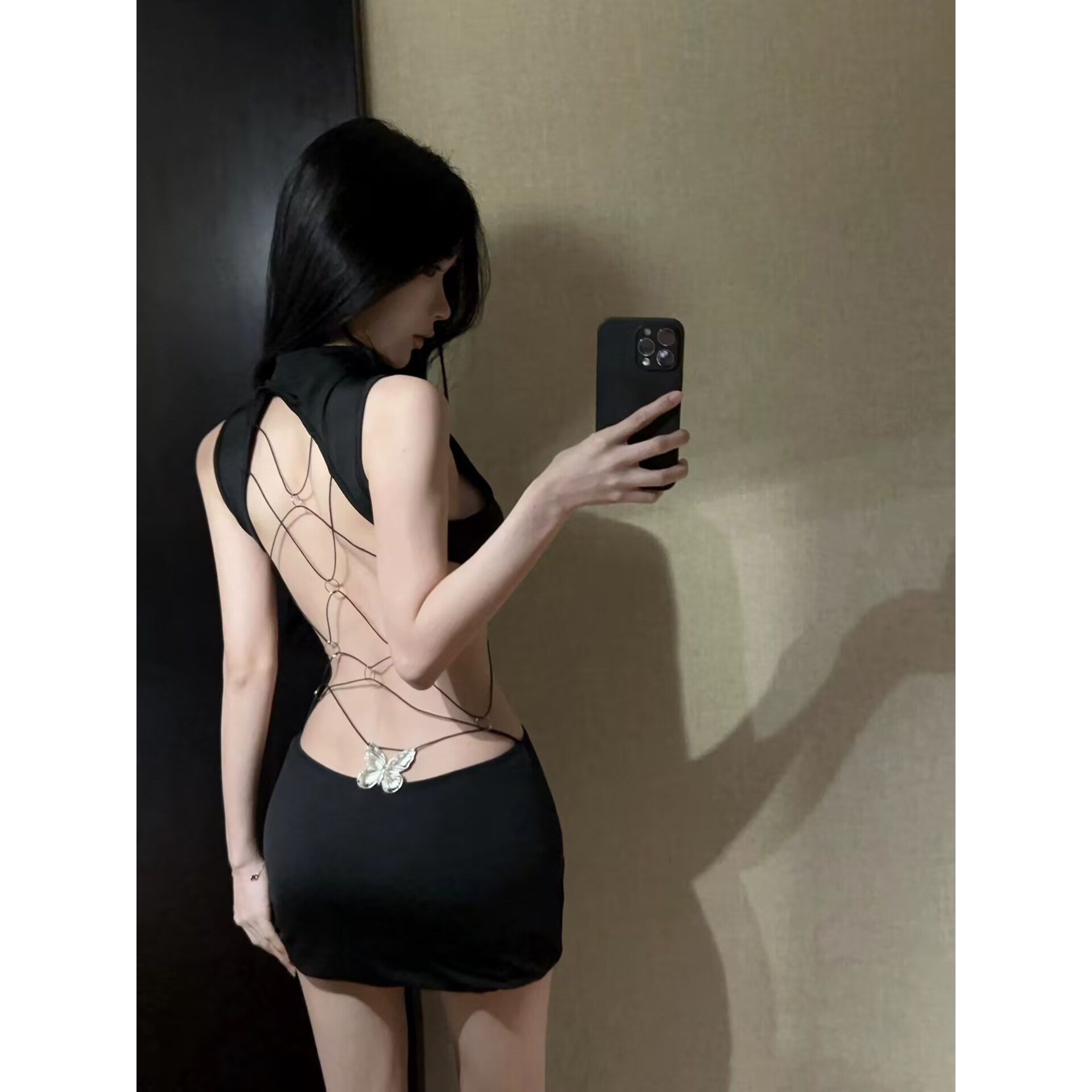 纯欲辣妹性感镂空露背夜店包臀连衣裙女春夏装蝴蝶设计感小黑短裙