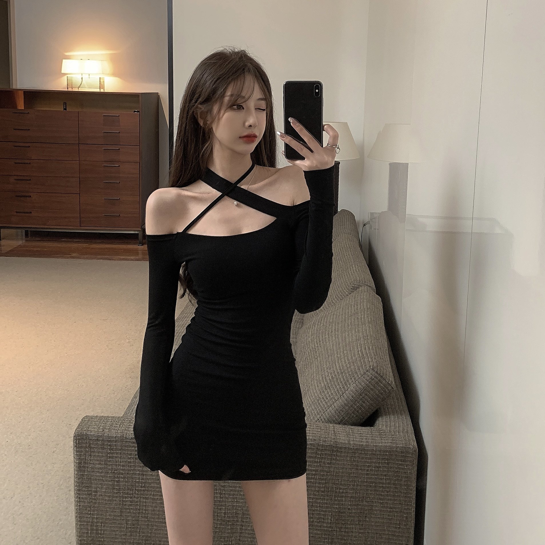 吊带挂脖一字肩长袖连衣裙春秋穿搭高级性感纯欲黑色紧身包臀裙子,女装/女士精品,连衣裙,淘宝优惠券,粉丝福利购,淘宝优惠卷