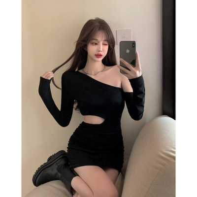 纯欲性感辣妹露肩长袖连衣裙女装秋季2023年新款短裙紧身包臀裙子