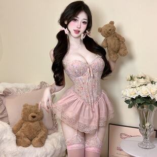 网红纯欲甜美绣花蕾丝连衣裙鱼骨花边蓬蓬不规则修身带胸垫背心裙