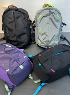 大容量户外休闲书包2025新款男女26L运动双肩包短途旅行电脑背包