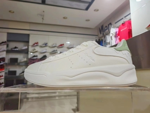特步女子春季新品板鞋耐磨时尚增高977218310059