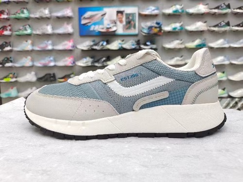 特步新品春秋季经典街头系列板鞋复古鞋板鞋耐磨978119320040