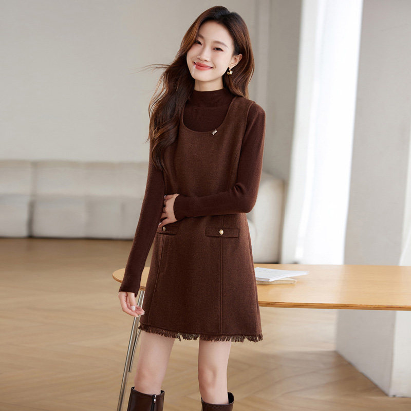 小香风毛呢背心连衣裙女秋冬2025新款气质减龄打底衫两件套装裙子