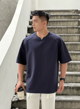 二十二号穿搭【显肩宽小V设计款】夏季男士短袖T恤高级感宽松上衣