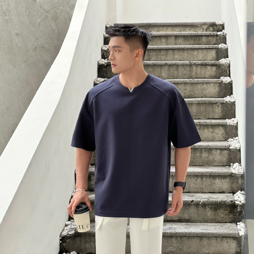 二十二号穿搭【显肩宽小V设计款】夏季男士短袖T恤高级感宽松上衣