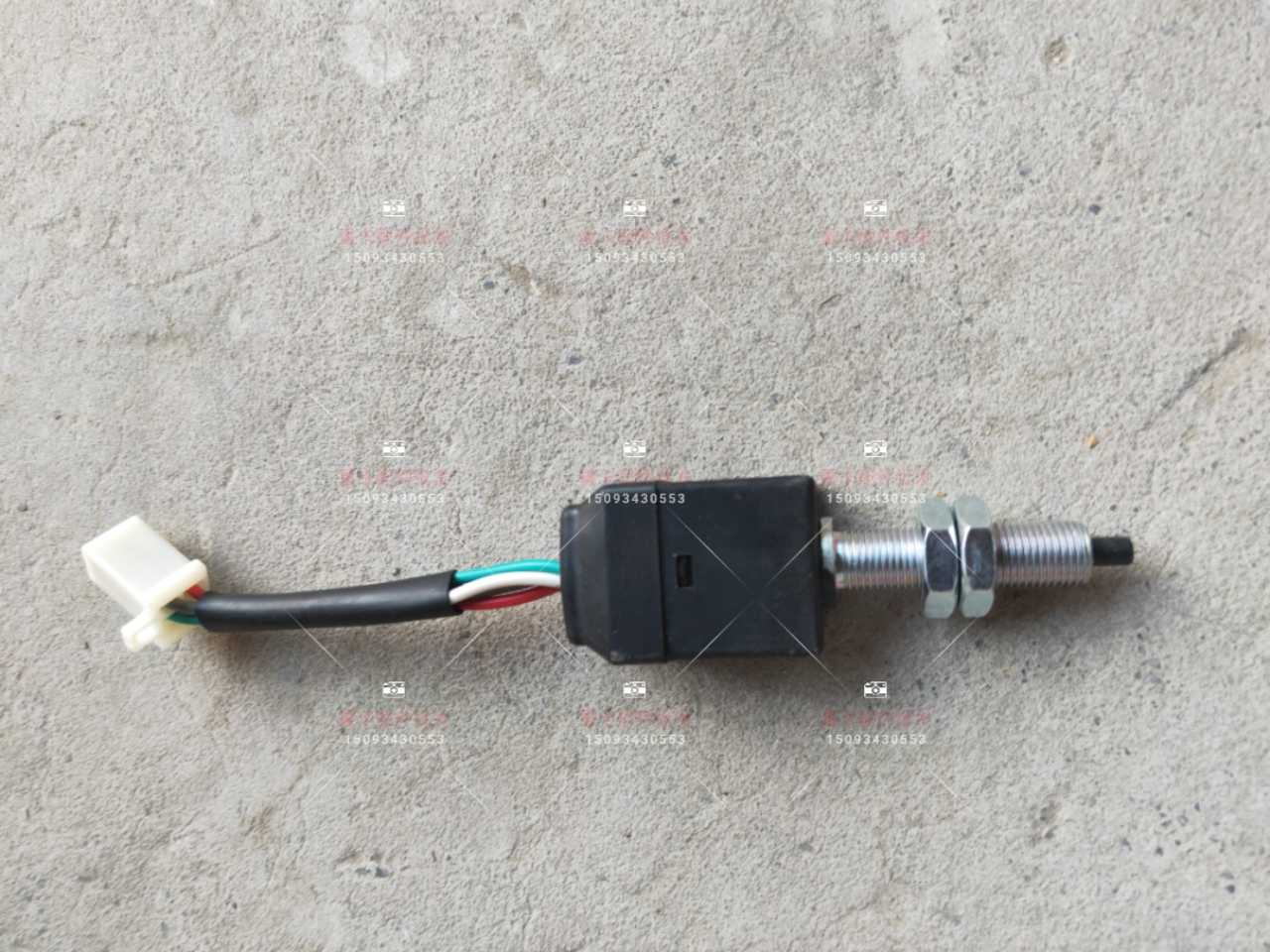 联合重卡联合卡车行车制动灯开关联合重卡制动灯开关刹车灯开关