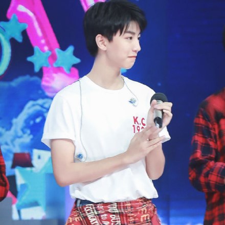 tfboys明星同款夏季衣服王俊凯快乐大本营男女情侣装学生短袖t恤