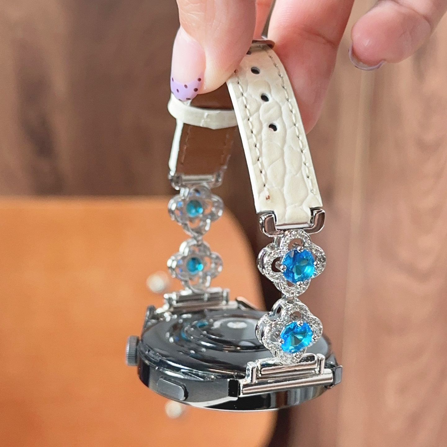 四叶草镶钻金属皮革GT6适用华为GT4手表watch5表带S11苹果iwatch9