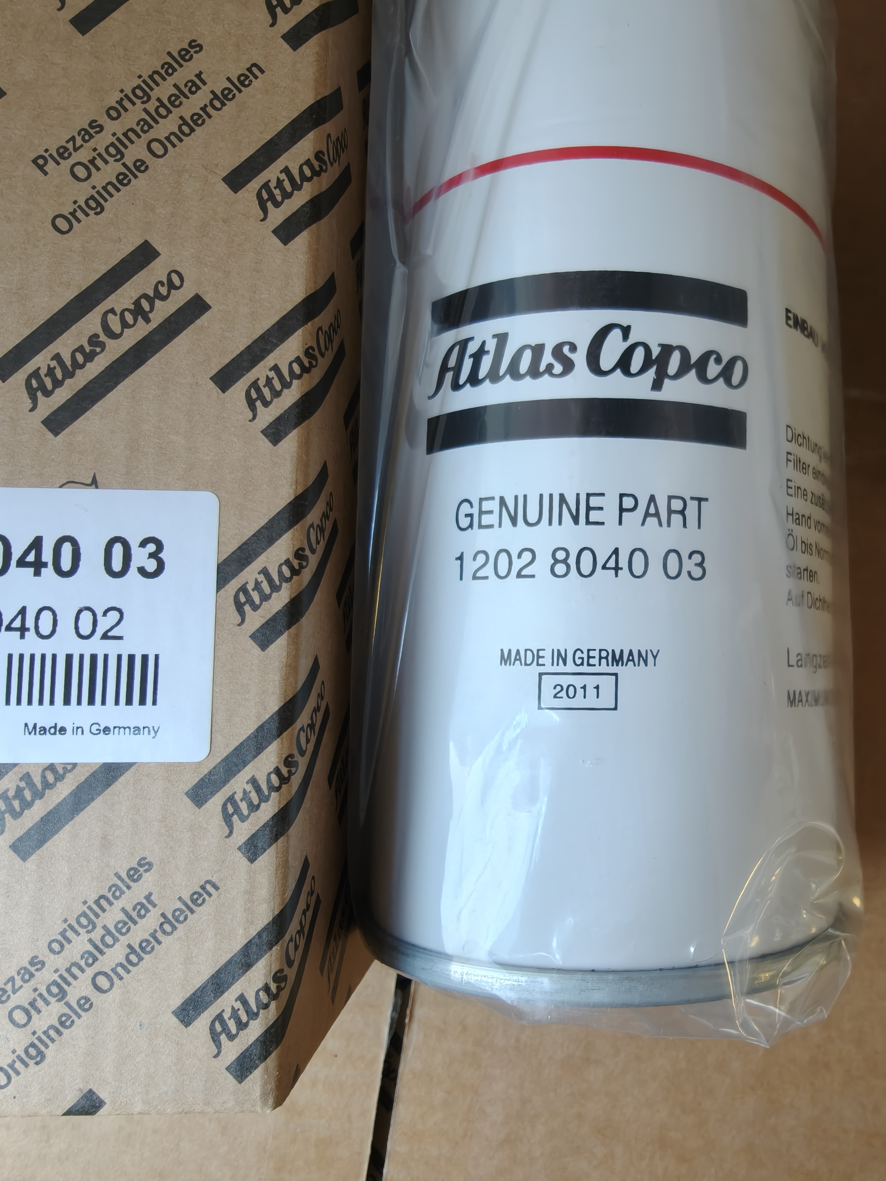 阿特拉斯移动螺杆空压机保养配件XRH666C机油过滤器1202804003