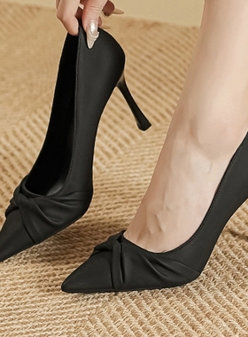 高跟鞋女3233新款2025春季职业黑色工作鞋软5公分大码单鞋41一43