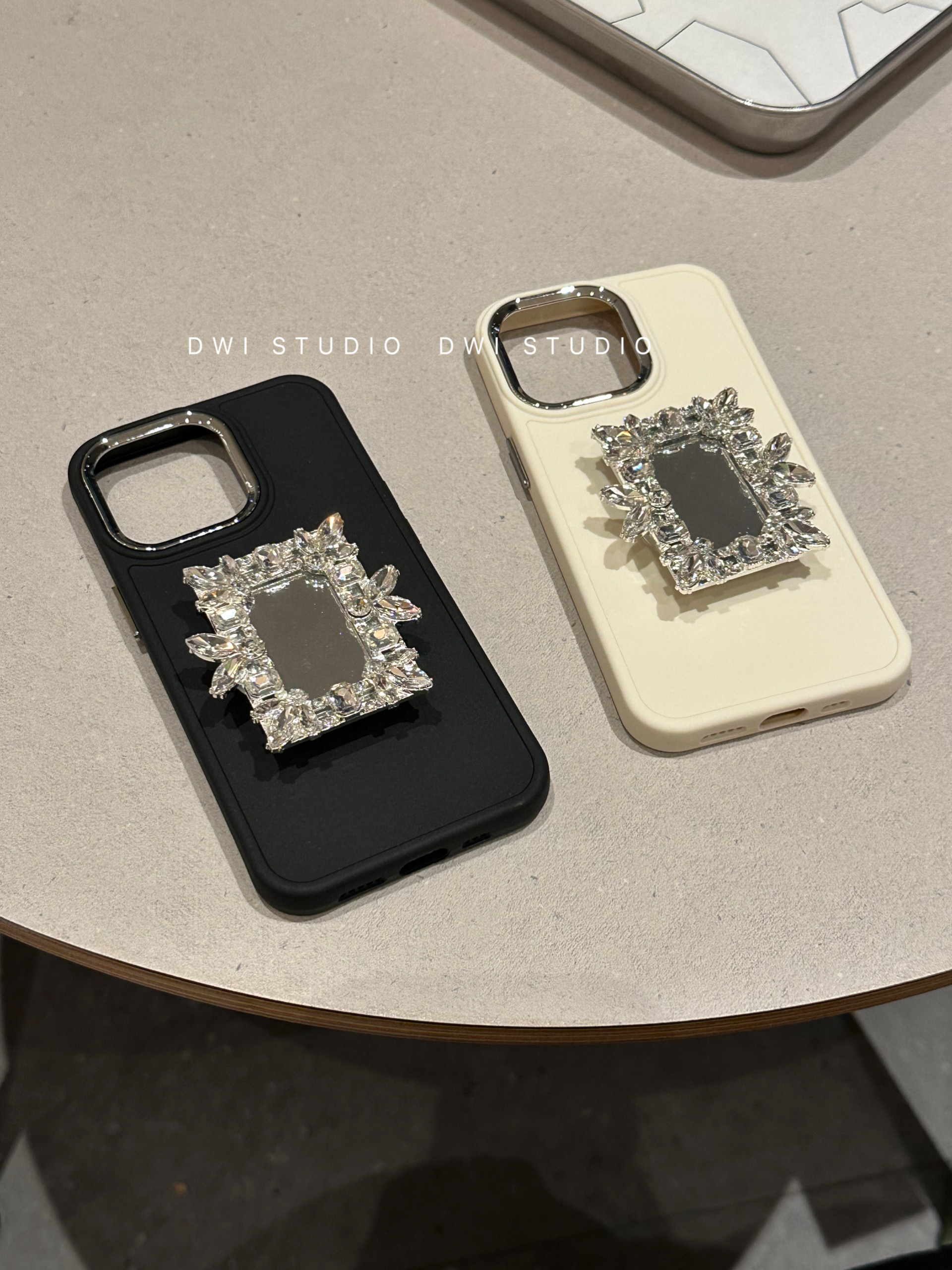 简约高级感水钻支架手机壳