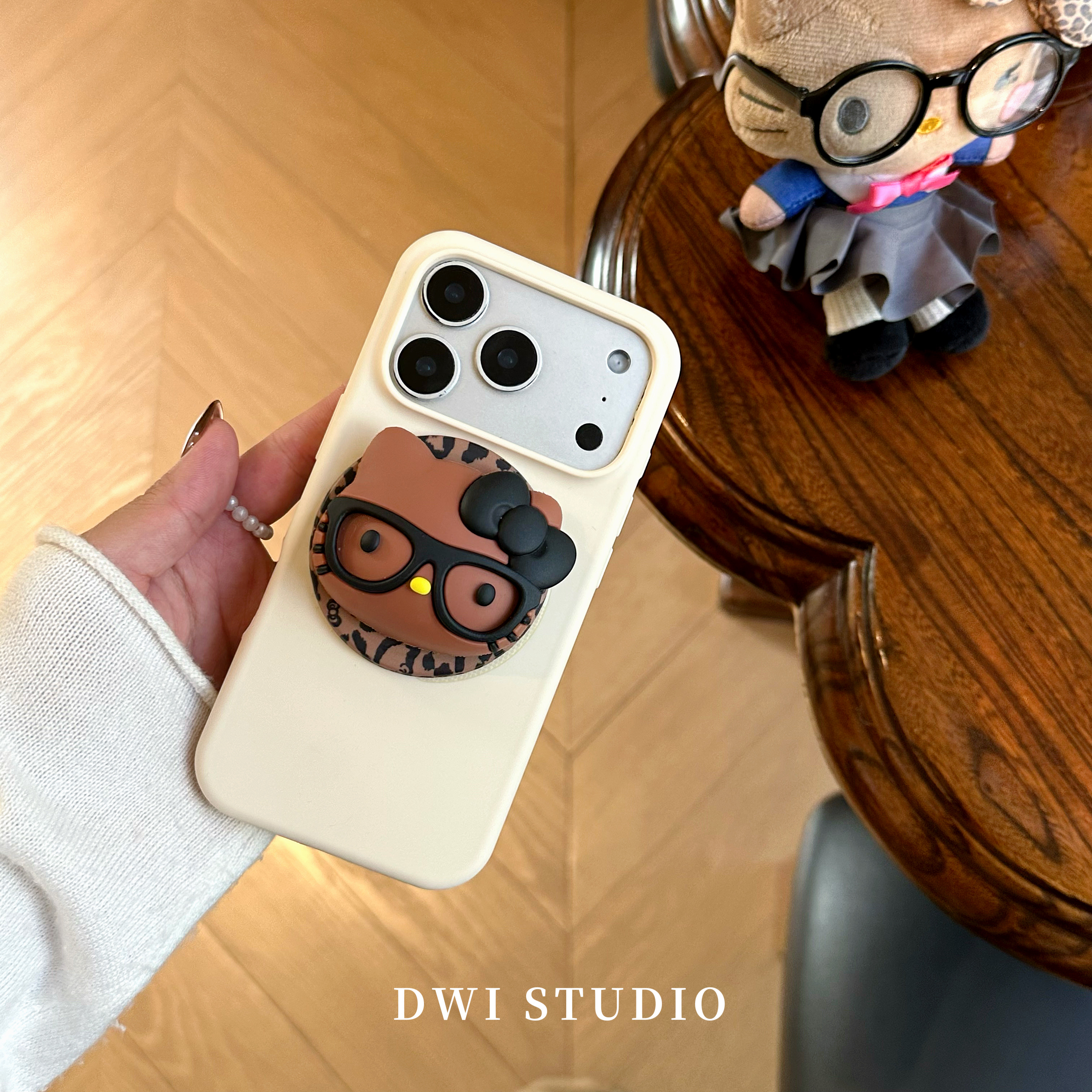 秋冬奶白豹纹Kitty磁吸手机壳