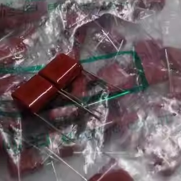 105K450 450V 1UF 1.0uf 105J450 新能源充电机薄膜电容2脚15mm脚