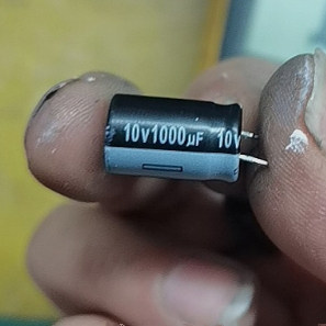 10V 1000UF  10x15 新能源汽车充电机电容 全新 2脚