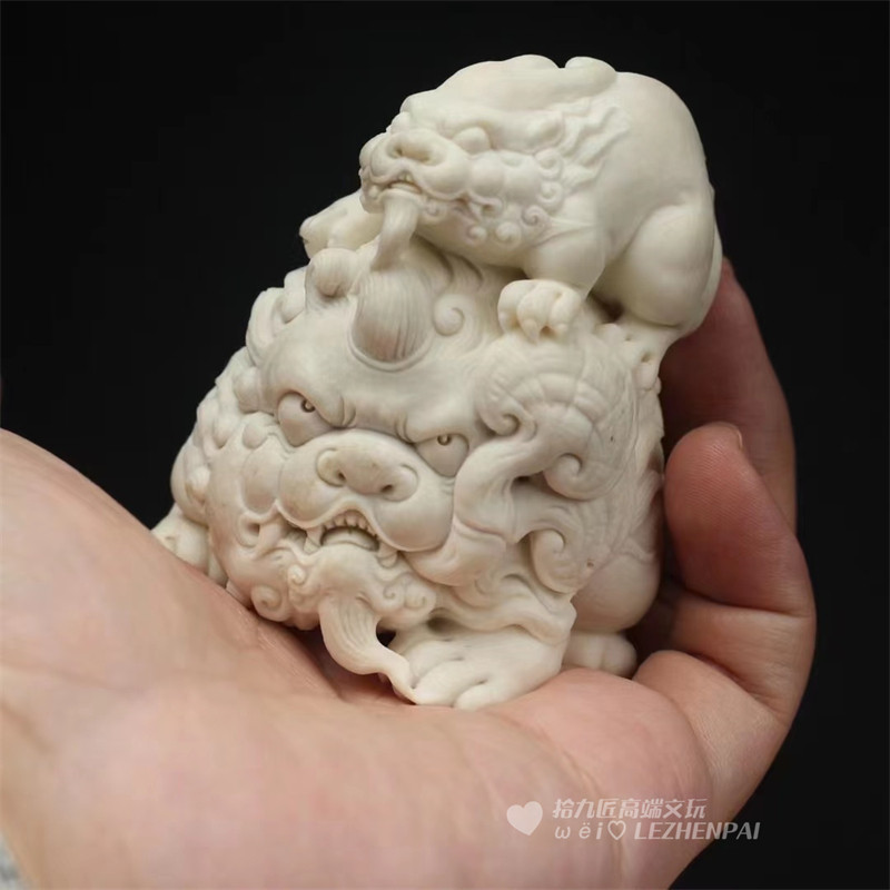 天然根付鹿角唐狮手把件精工微雕开脸喜人守护平安定制原创设计