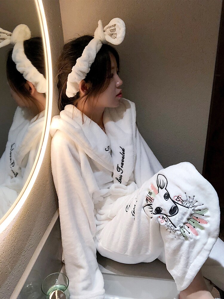 Deer flannel nightgown women's winter velvet thickened long version bathrobe pajamas long sleeve cute autumn and winter coral velvet home clothes
