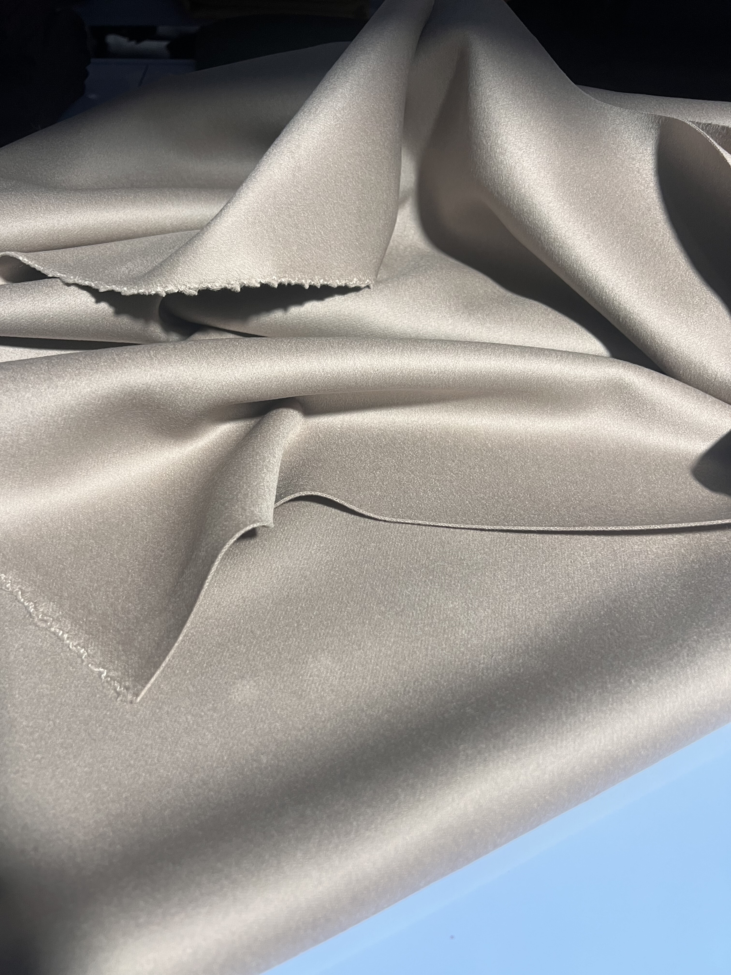 145号灰色双面羊绒布料 805克/2m 10%羊绒90羊毛