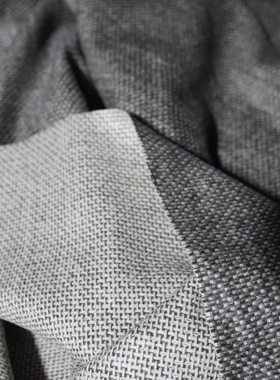 33号康平纳咖色菠萝格精纺羊绒 340g/3m 80%羊绒10%羊毛10%真丝