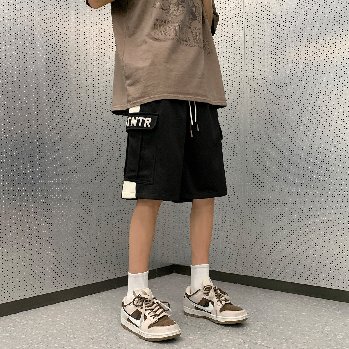 抖音品质A107-K23850-特P35菠萝格:93%聚酯纤维7%氨纶短裤,男装牛仔裤,电商A107