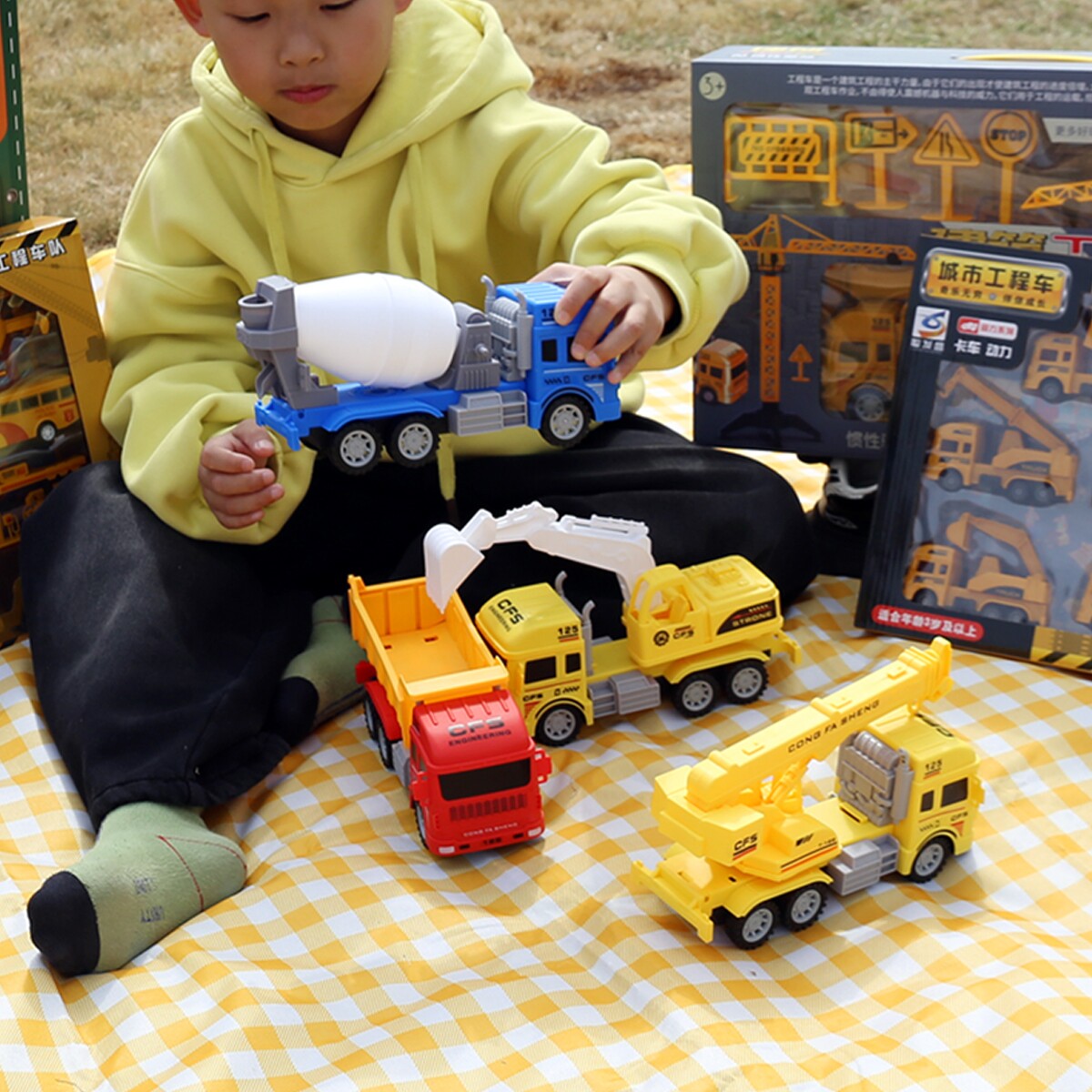 儿童生日礼物7送男孩6岁男童幼儿园5小朋友六一节3儿子创意玩具车