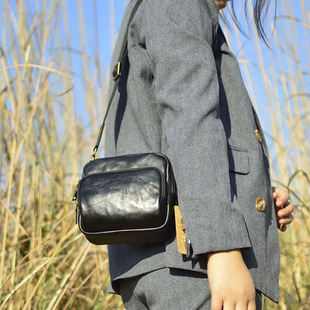 原创男士牛皮包包肩斜挎包秋季真皮背包小型手机包运动款腰包