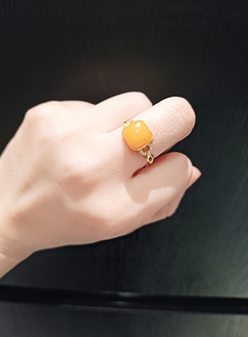 10m鸡油黄方糖蜜蜡配s925纯银底座配皓石戒指圈口活口可调节