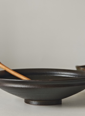 诺裔家 日本器 丸玲制陶志野烧天目釉泽光质感侘寂风格折边深盘子