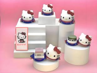 Hello Kitty 凯蒂猫塔悟姆收纳红色7500圣诞配色强磁台球巧克盒