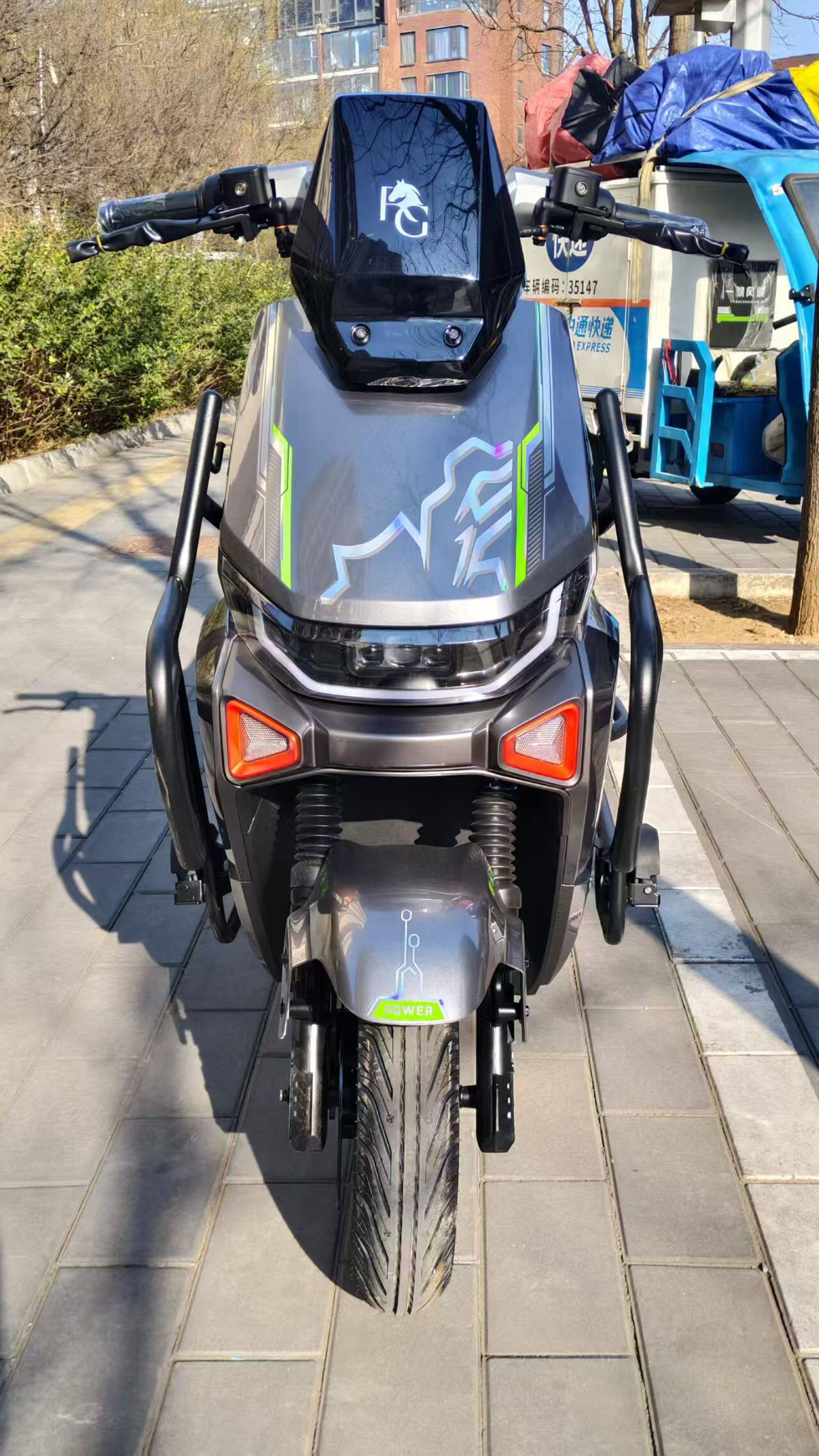 包牌欧鸽封神申公豹骑风侠T380电动自行车电锂电骑手快外卖车