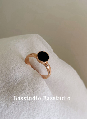 Basstudio不掉色chic网红韩版百搭黑贝圆形戒指女钛钢指环食指ins