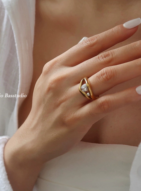 Basstudio 不掉色仿珍珠锆石戒指不规则指环钛钢鍍18K金小众设计