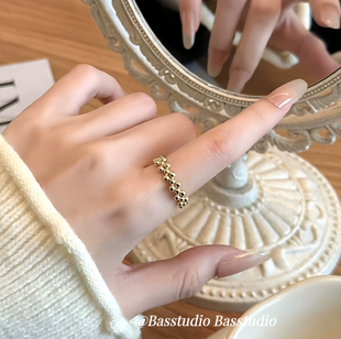 Basstudio日韩气质小金珠戒指女小众高级感清新ins指环钛钢不掉色