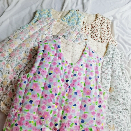 Хлопковый утепленный зимний жилет, 25 года, свободный крой, цветочный принт