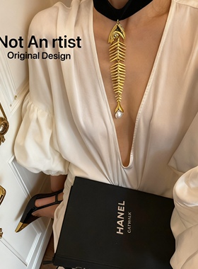 金色脊骨小众设计欧美复古金属鱼骨吊坠丝绒项圈个性时髦锁骨项链