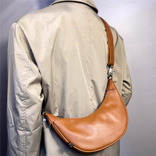 男士 时尚 胸包马鞍包休闲单肩斜挎包饺子包复古背包 Box新款 Three