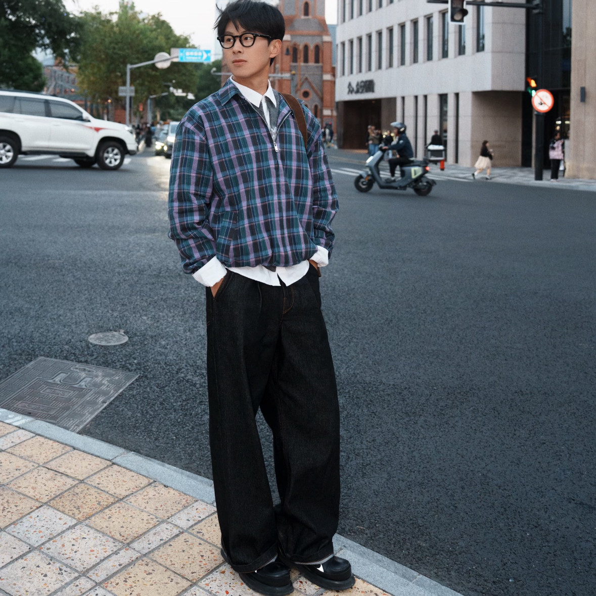 igeoii原牛弯刀牛仔裤男士牛仔裤图片