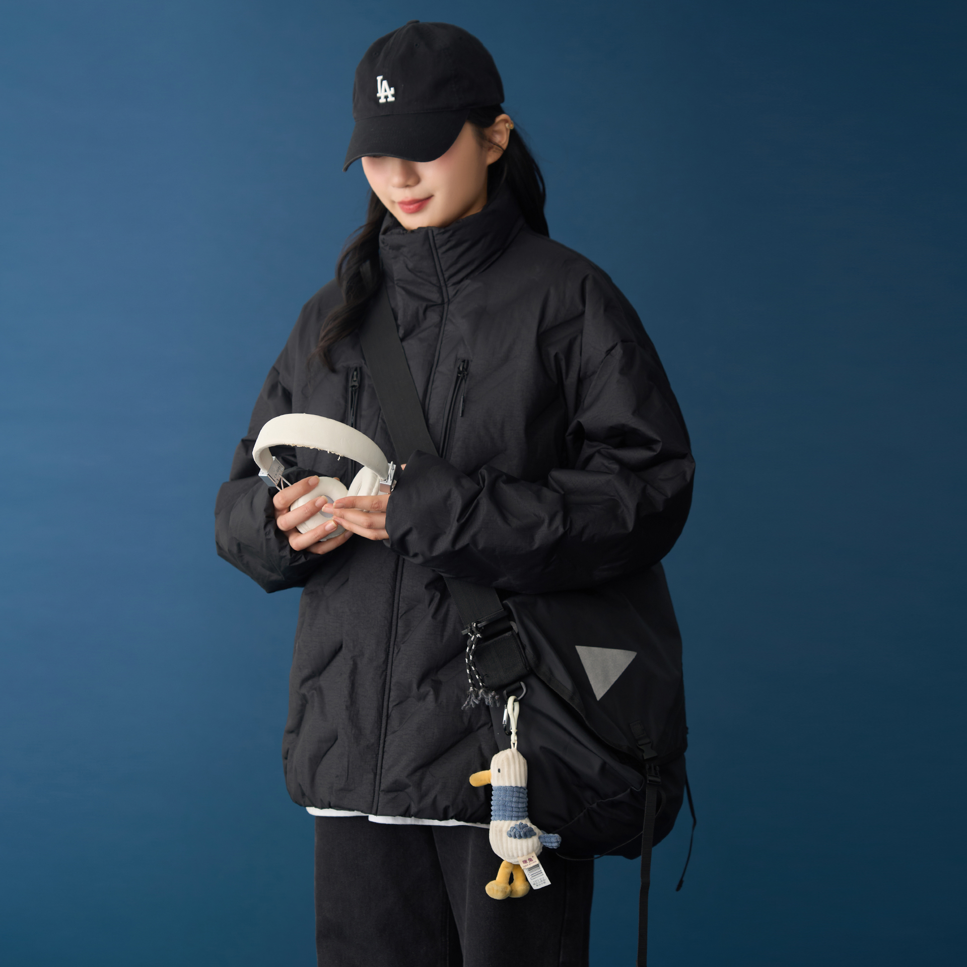 高品质百搭立领短款宽松压印90白鸭绒羽绒服女2025冬季新款羽绒衣