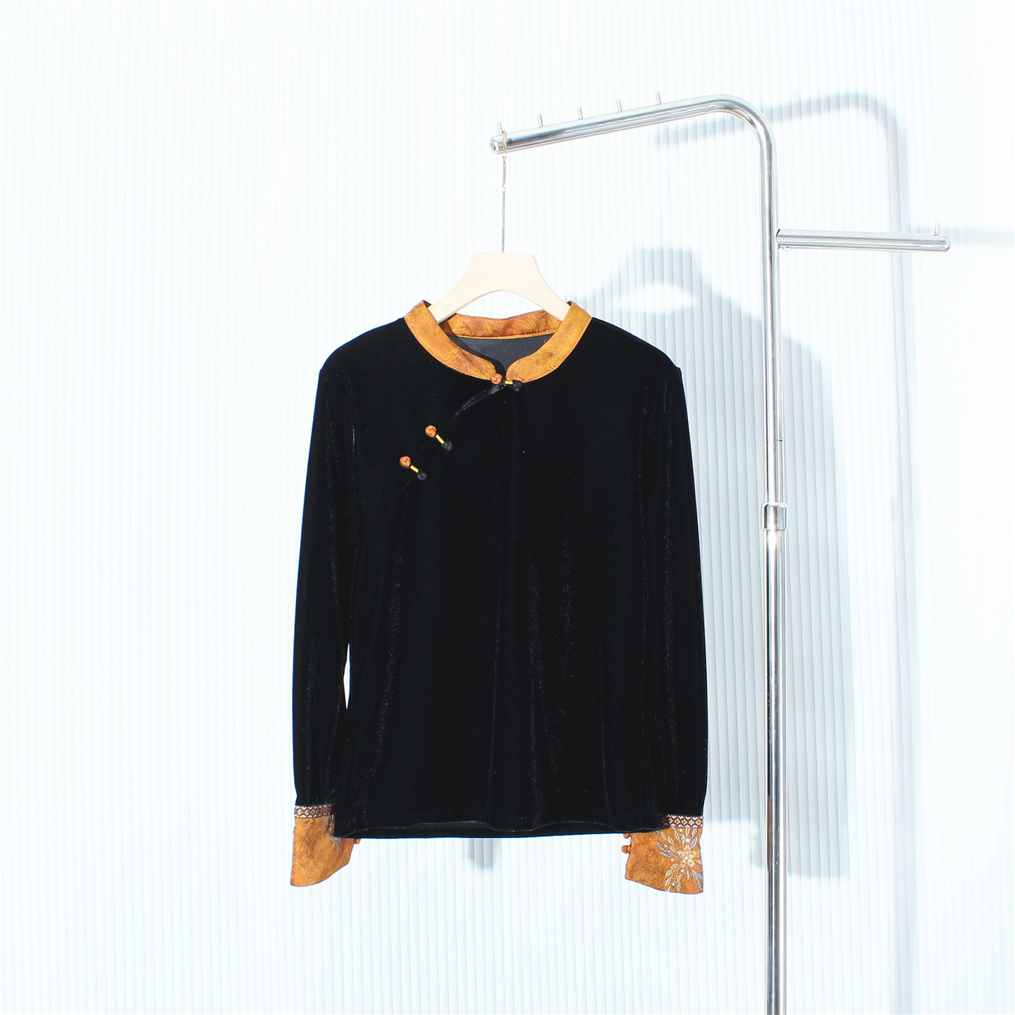 中式国风盘扣圆领衬衫女春秋袖口撞色刺绣减龄拼接金丝绒打底上衣