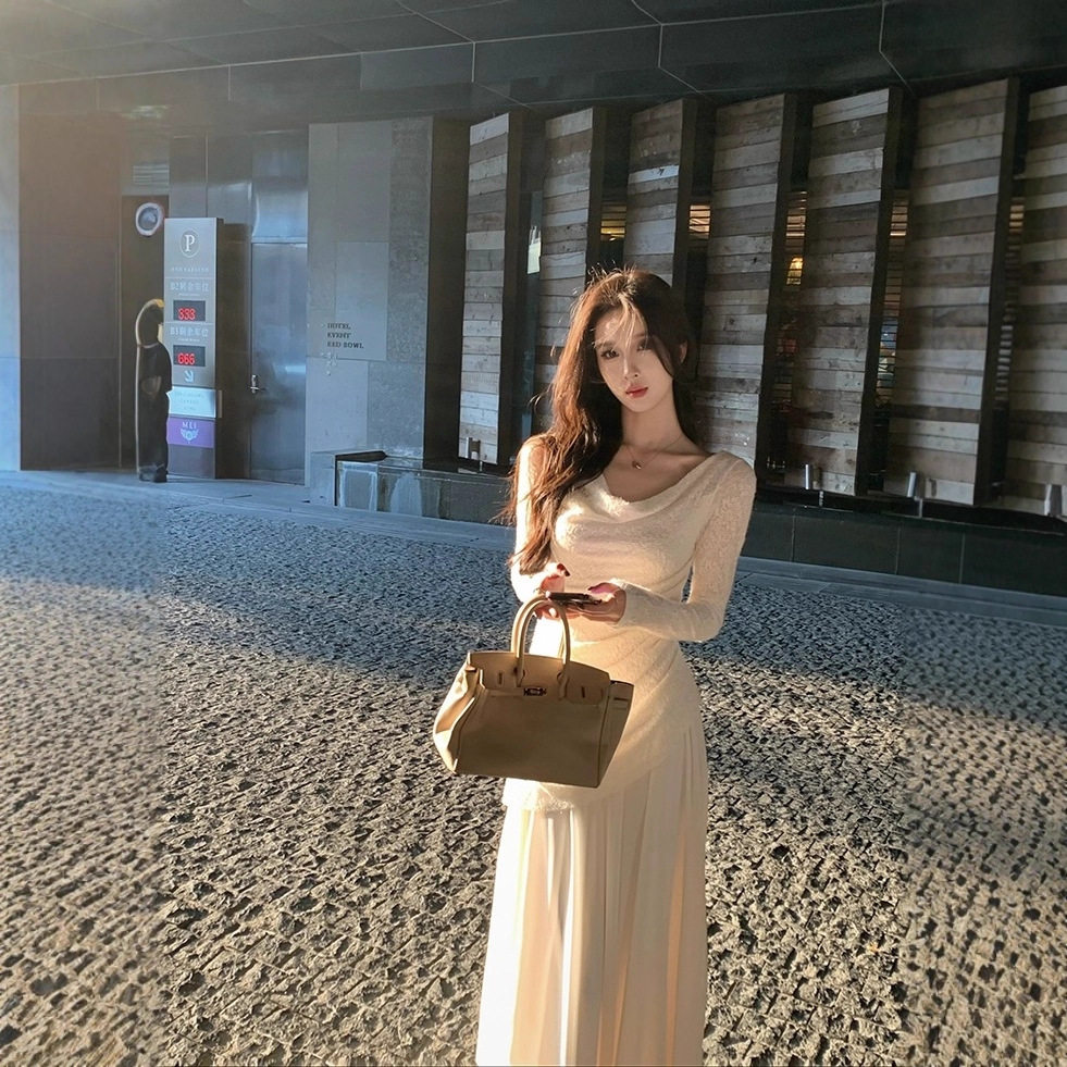 新款清冷富家千金白色连衣裙女秋冬季新款巨好看法式斜肩长裙子